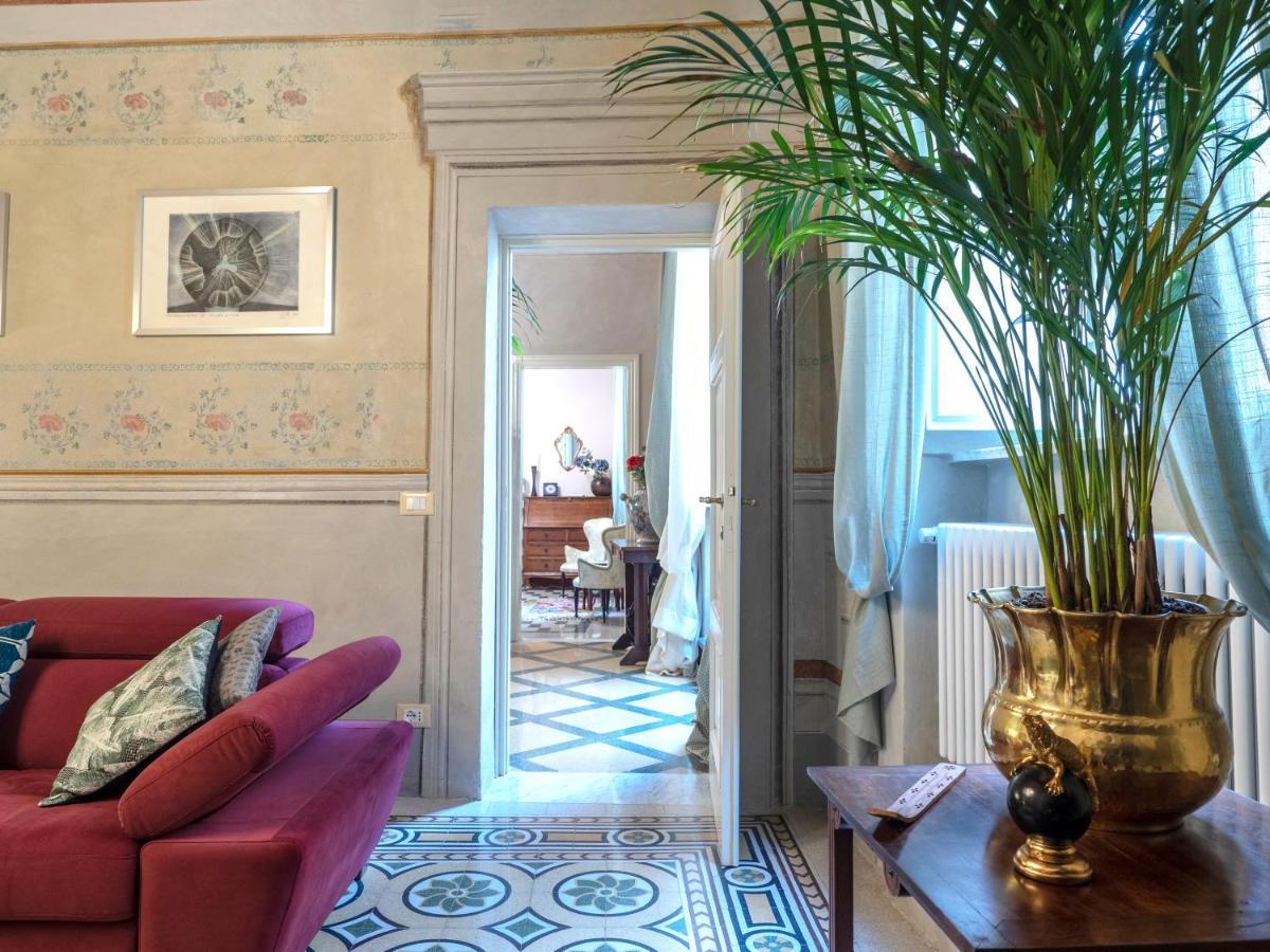Luxury - Elegante Appartamento Nel Cuore Di Lucca Exterior foto