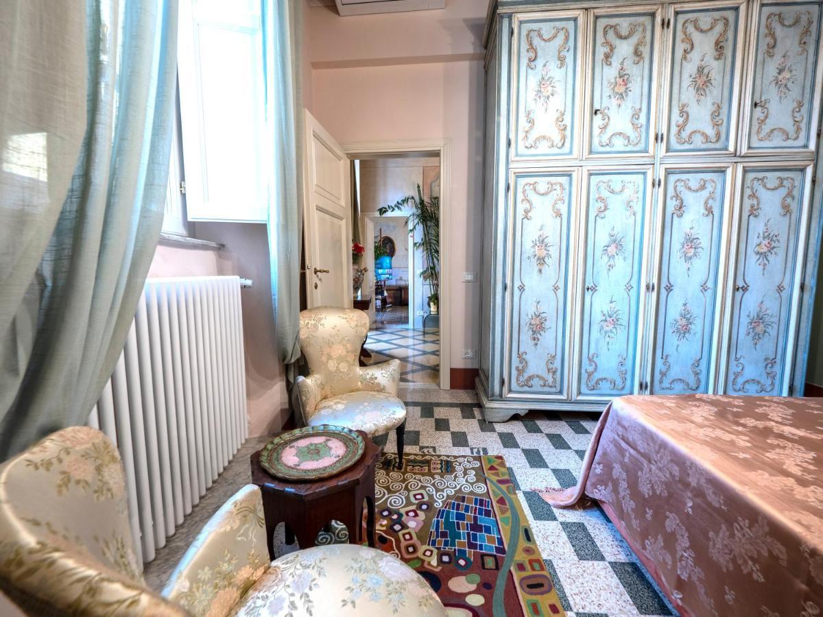 Luxury - Elegante Appartamento Nel Cuore Di Lucca Exterior foto